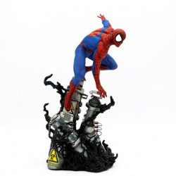 figure spiderman de profil